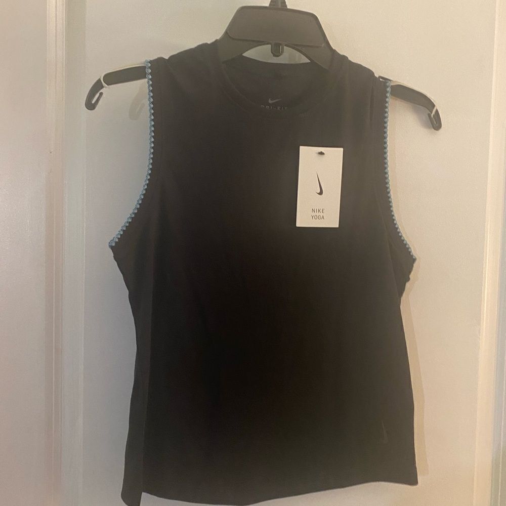 Woman’s Nike Yoga Dri-Fit Top sz XS